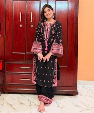 LG 1993 DESIGNER WEAR EXCLUSIVE SUITS WHOLESALE