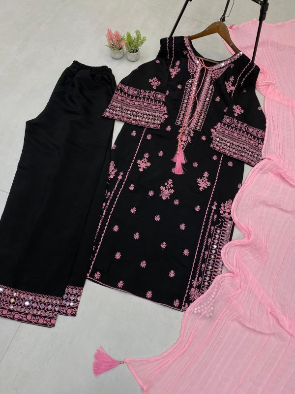 LG 1993 DESIGNER WEAR EXCLUSIVE SUITS WHOLESALE