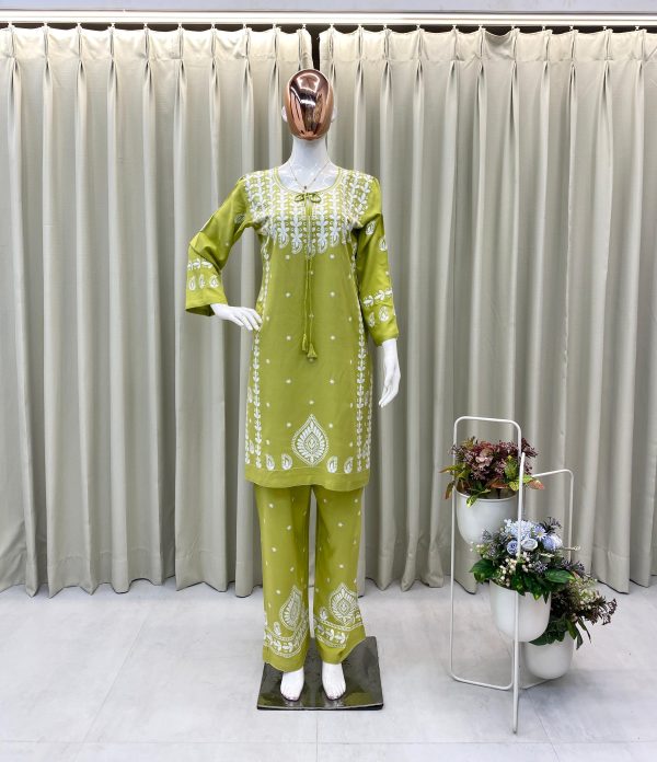 BE 396 B EXCLUSIVE COMFORTABLE EMBROIDERED KURTA