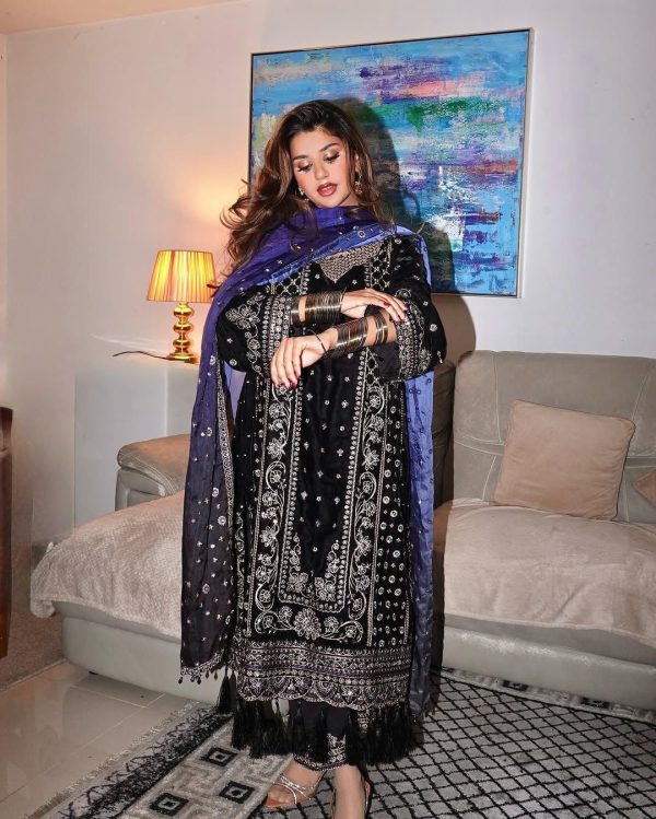 LC 1403 DESIGNER PREMIUM VELVET SALWAR SUIT