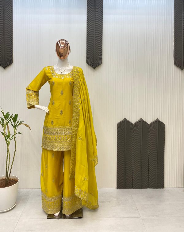 LG 2000 EXCLUSIVE CHINON PLAZZO SUITS WHOLESALE