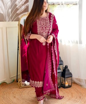 WOMEN WASTRA FD 101 A TRENDING VELVET SALWAR SUITS