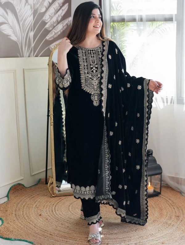WOMEN WASTRA FD 101 B TRENDING VELVET SALWAR SUITS