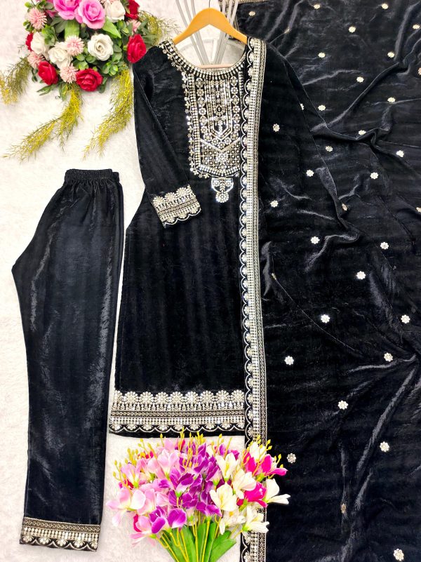 WOMEN WASTRA FD 101 B TRENDING VELVET SALWAR SUITS