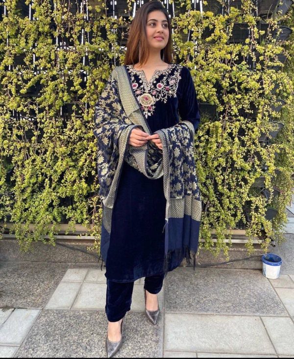 WOMEN WASTRA FD 7803 A TRENDING VELVET SUITS