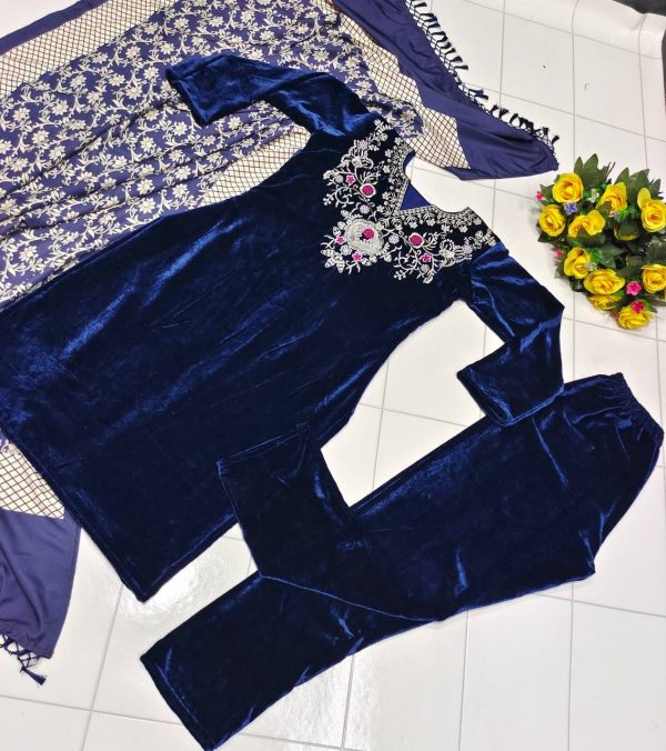 WOMEN WASTRA FD 7803 A TRENDING VELVET SUITS