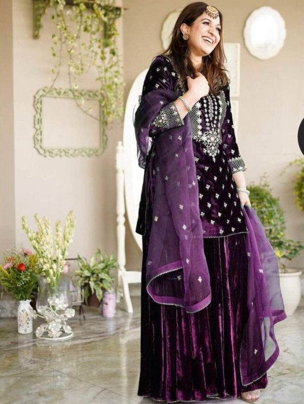WOMEN WASTRA FD 7836 A TRENDING VELVET SHARARA SUITS