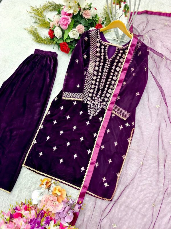 WOMEN WASTRA FD 7836 A TRENDING VELVET SHARARA SUITS