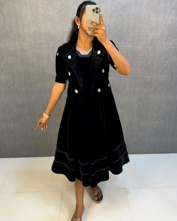 MC LATEST VELVET ANARKALI GOWN WHOLESALE