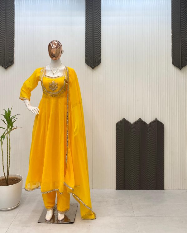 LG 2022 YELLOW WEDDING GOWN OUTFIT WHOLESALE