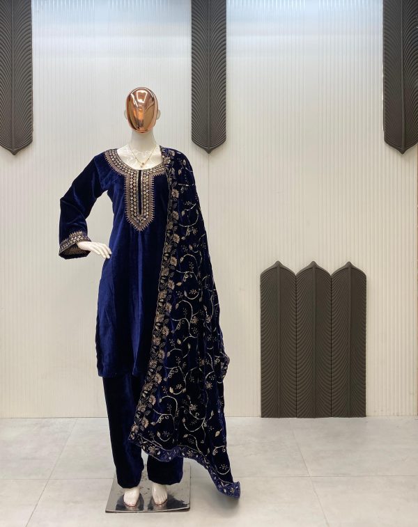 LG 2023 BEAUTIFUL BLUE VELVET SALWAR KAMEEZ