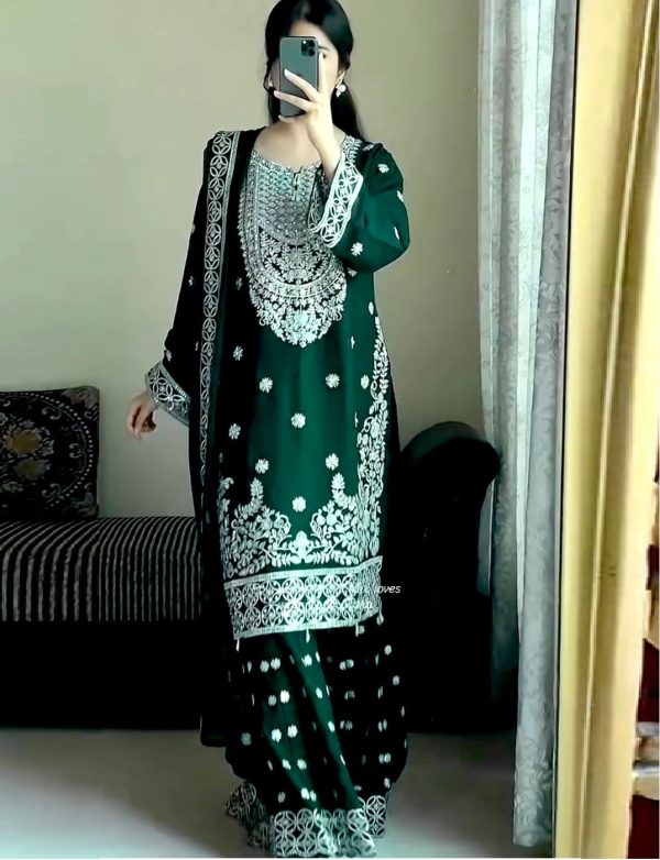 JD 631 TRENDING 3 PIECE FANCY KURTI PLAZZO