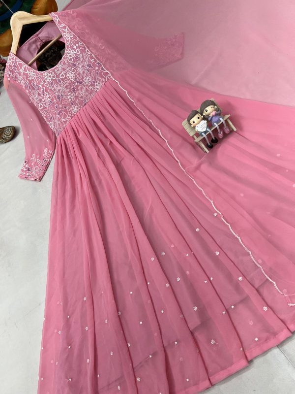 VF 219 ANARKALI GOWN WITH ELEGANT DUPATTA